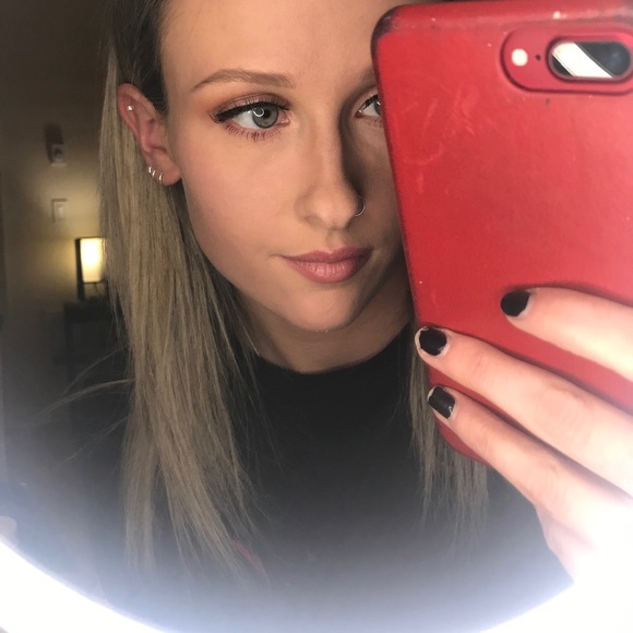 Meet your Posher, Lisl - Picture 1 of 1